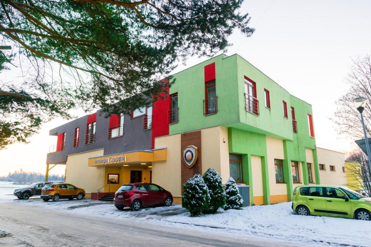 Penzion Ladoven Skvela Kuchyna A Rodinna Atmosfera Martin Esterno foto