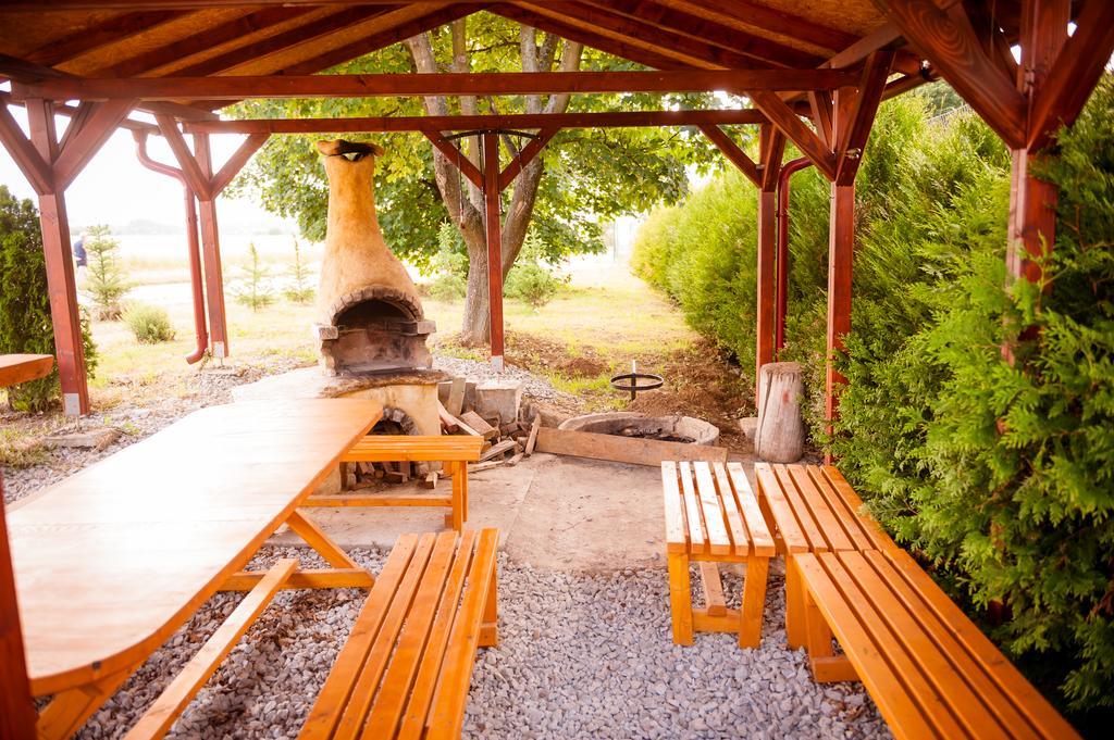 Penzion Ladoven Skvela Kuchyna A Rodinna Atmosfera Martin Esterno foto